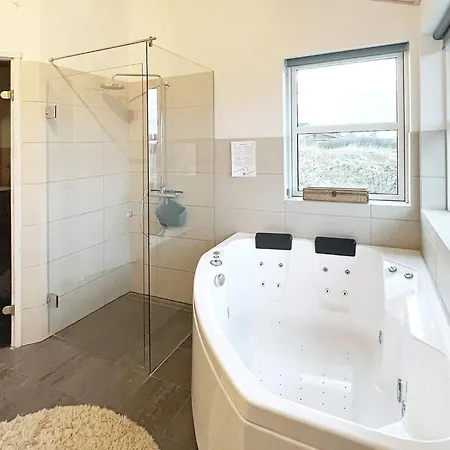 5 Star Holiday Home In Lokken בית נופש