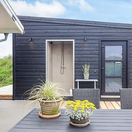 8 Person In Lokken-by Traum