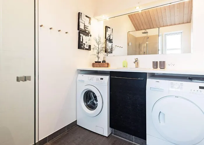 8 Person In Lokken-by Traum * Løkken